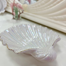 Charger l'image dans la galerie, Coupe coquillage iridescente et dorures 70s
