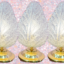 Load image into Gallery viewer, Lampe laiton & feuille en verre texturé – Années 80