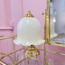 Charger l'image dans la galerie, Lampe Cloche en Verre Torsadé – Métal Doré, Années 70