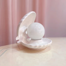 Load image into Gallery viewer, Lampe coquillage vintage, Europe, années 70