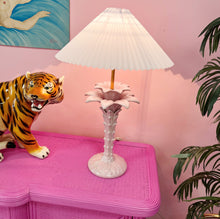 Charger l'image dans la galerie, Pink Palm Lamp 70s