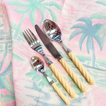 Load image into Gallery viewer, Set de couverts Cream 80s