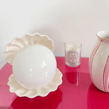 Charger l'image dans la galerie, Lampe coquillage vintage blanche