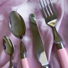 Load image into Gallery viewer, Set de 24 couverts rose Guy Degrenne – Made in France - Années 80