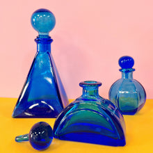 Charger l'image dans la galerie, Flacons de toilette bleu vintage