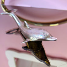 Load image into Gallery viewer, Décapsuleur dauphin en métal