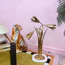 Load image into Gallery viewer, Lampe Florale en Laiton Massif – Années 70