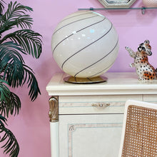 Charger l'image dans la galerie, Lampe sphère en verre de Murano 70s