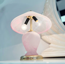 Charger l'image dans la galerie, Lampe en verre rose Murano et laiton