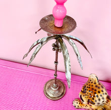 Charger l'image dans la galerie, Grand bougeoir cocotier, métal doré, années 70