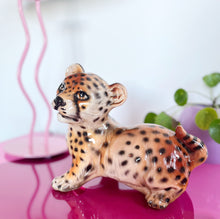 Load image into Gallery viewer, Bébé statue leopard céramique italienne 80s