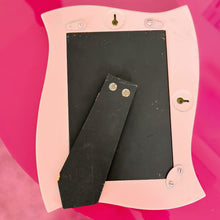 Load image into Gallery viewer, Vintage wavy photo frame