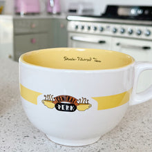 Charger l'image dans la galerie, Grande tasse vintage Collector Friends