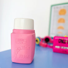 Charger l'image dans la galerie, Thermos vintage 90s Minnie