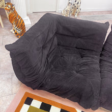 Load image into Gallery viewer, Togo vintage 70’s en velours côtelé noir, Module d’angle