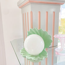 Charger l'image dans la galerie, lampe coquillage verte pastel