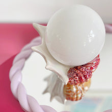 Charger l'image dans la galerie, Lampe coquillage escargot de mer vintage