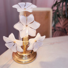 Charger l'image dans la galerie, Lampe Fiore Opalino Murano, Italie, années 70