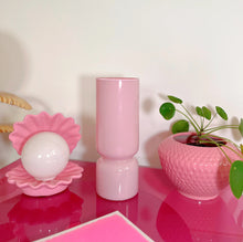 Charger l'image dans la galerie, Lampe design vintage verre soufflé rose pastel