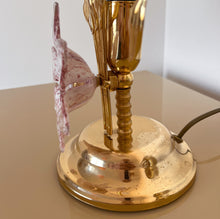 Charger l'image dans la galerie, Lampe florale Murano en laiton et verre rose moucheté, Italie, années 70