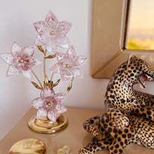 Charger l'image dans la galerie, Lampe florale italienne en verre soufflé de Murano rose moucheté et laiton doré, design 1970 – Club Barbara