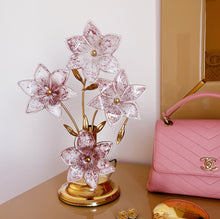 Charger l'image dans la galerie, Lampe florale Murano en laiton et verre rose moucheté, Italie, années 70