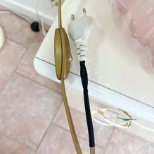 Charger l'image dans la galerie, Lampe rose iridescente vintage, Italy, 80s