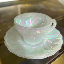 Load image into Gallery viewer, service cafe vintage iridescent