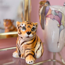 Charger l'image dans la galerie, Statuette Bébé Tigre en Céramique Émaillée, signée Italie, Années 70