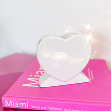 Load image into Gallery viewer, Vintage heart vase
