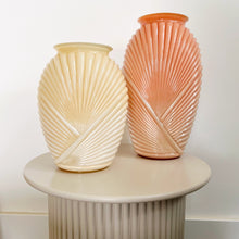 Charger l'image dans la galerie, Vase Anchor Hocking annees 80 beige