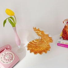 Charger l'image dans la galerie, Grande coupe coquillage en céramique blanche