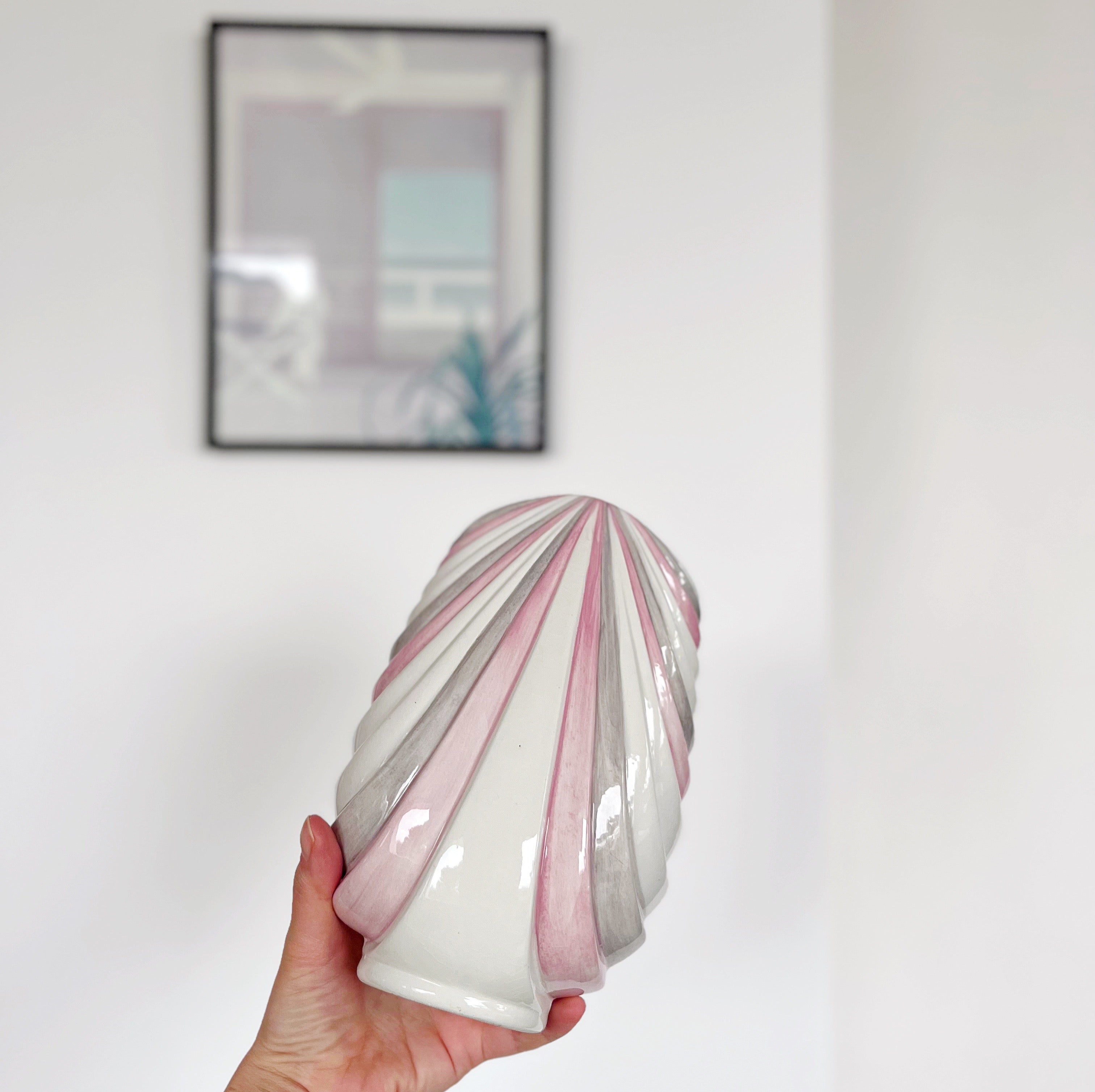 Vase drapé pastel 80s