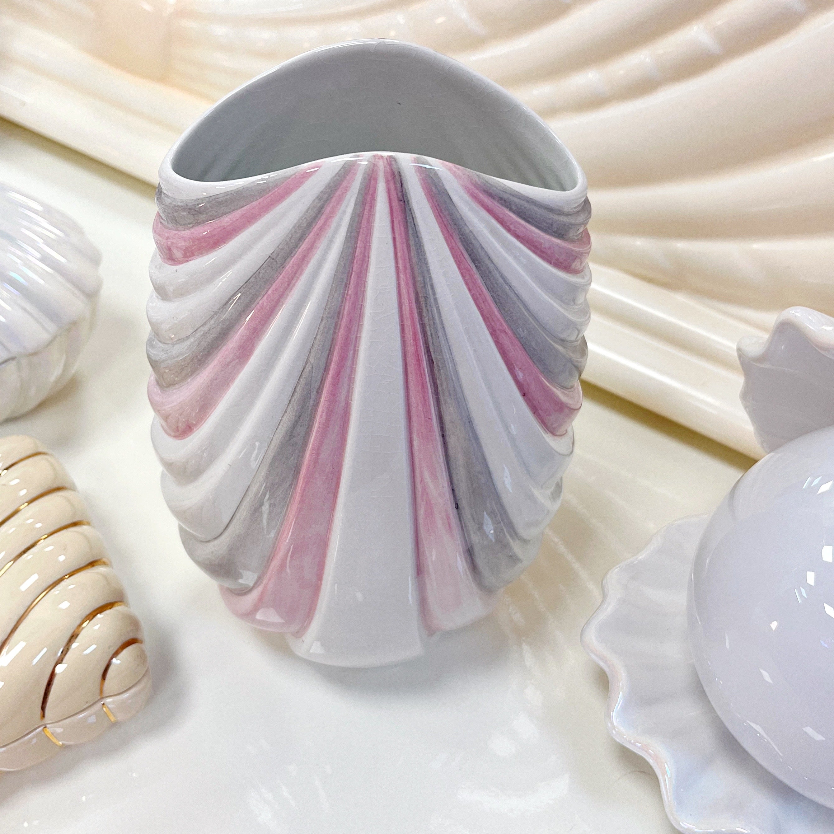 Vase drapé pastel 80s