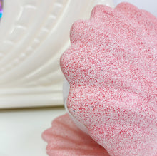 Load image into Gallery viewer, Lampe coquillage rose 80s granitée
