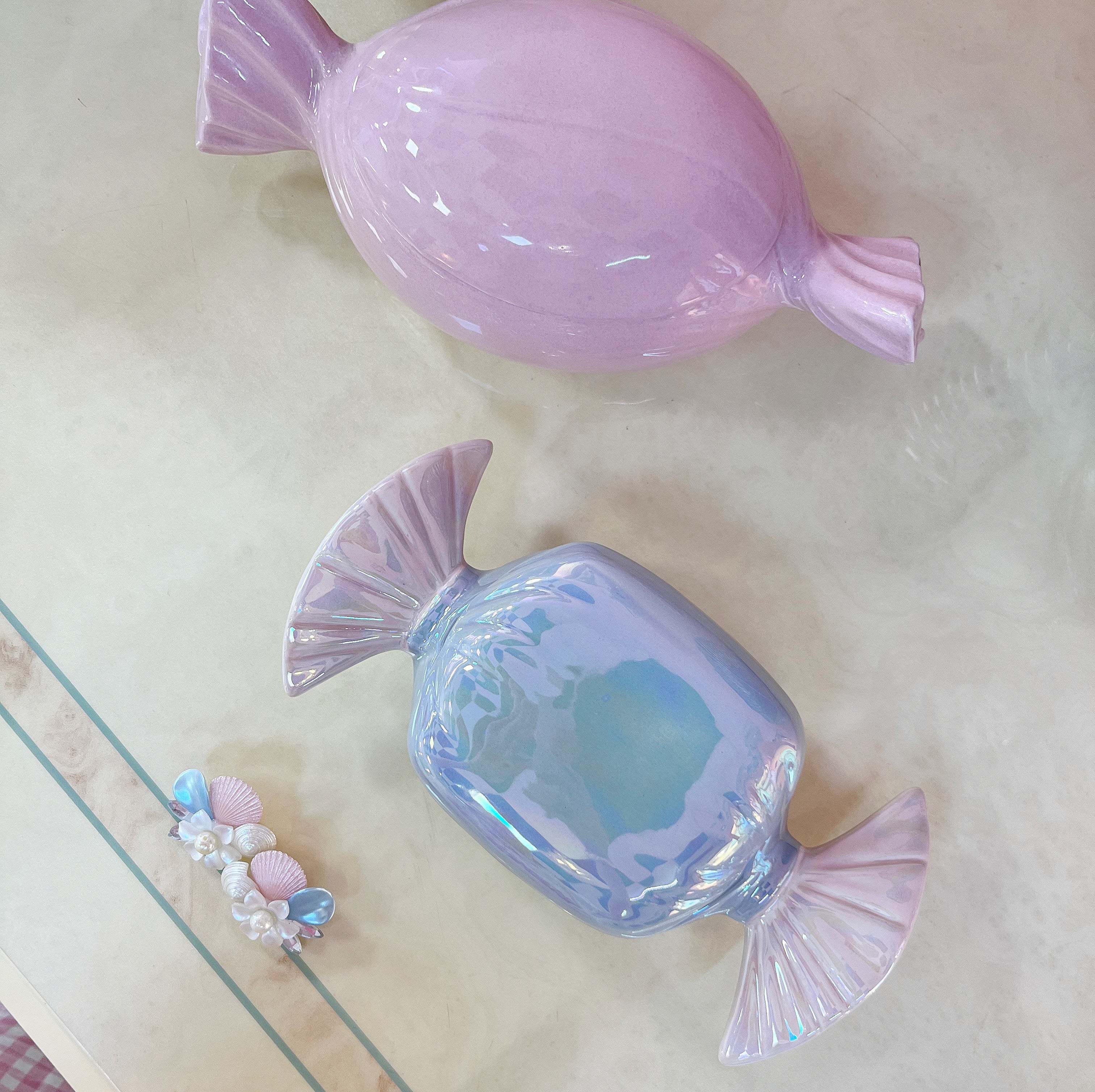 Boîte Bonbon en Porcelaine Iridescente – Italie, 70’s