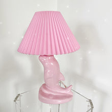 Charger l&#39;image dans la galerie, Pied de lampe dauphin rose pastel
