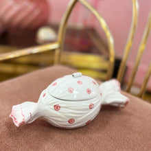 Load image into Gallery viewer, Boîte bonbon en porcelaine – Original Bassano, Italie, années 70
