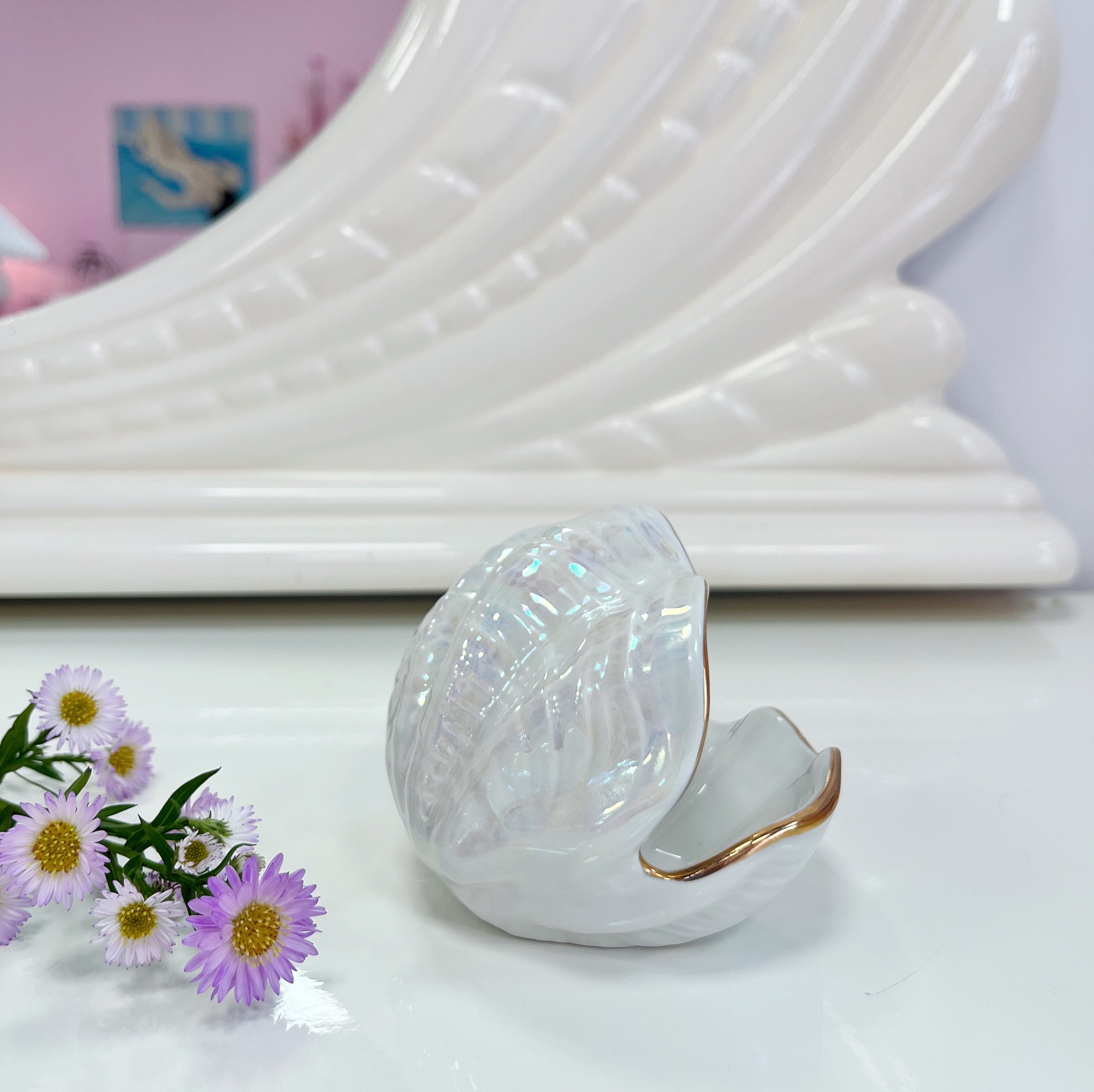 Coupelle coquillage iridescente et dorures