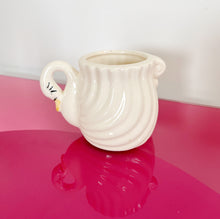 Load image into Gallery viewer, Small swan pot
