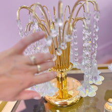Charger l&#39;image dans la galerie, Lampe pampilles &amp; fleurs en verre, Plaqué or 24k, Années 70
