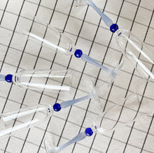 Charger l&#39;image dans la galerie, Flutes en cristal bleues

