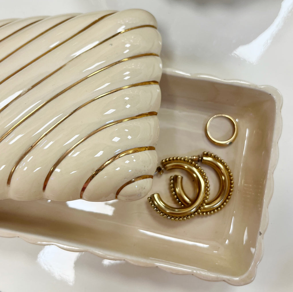 Boîte coquillage crème 80s