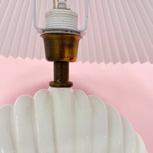 Load image into Gallery viewer, Lampe coquillage Art Deco made in Italy

