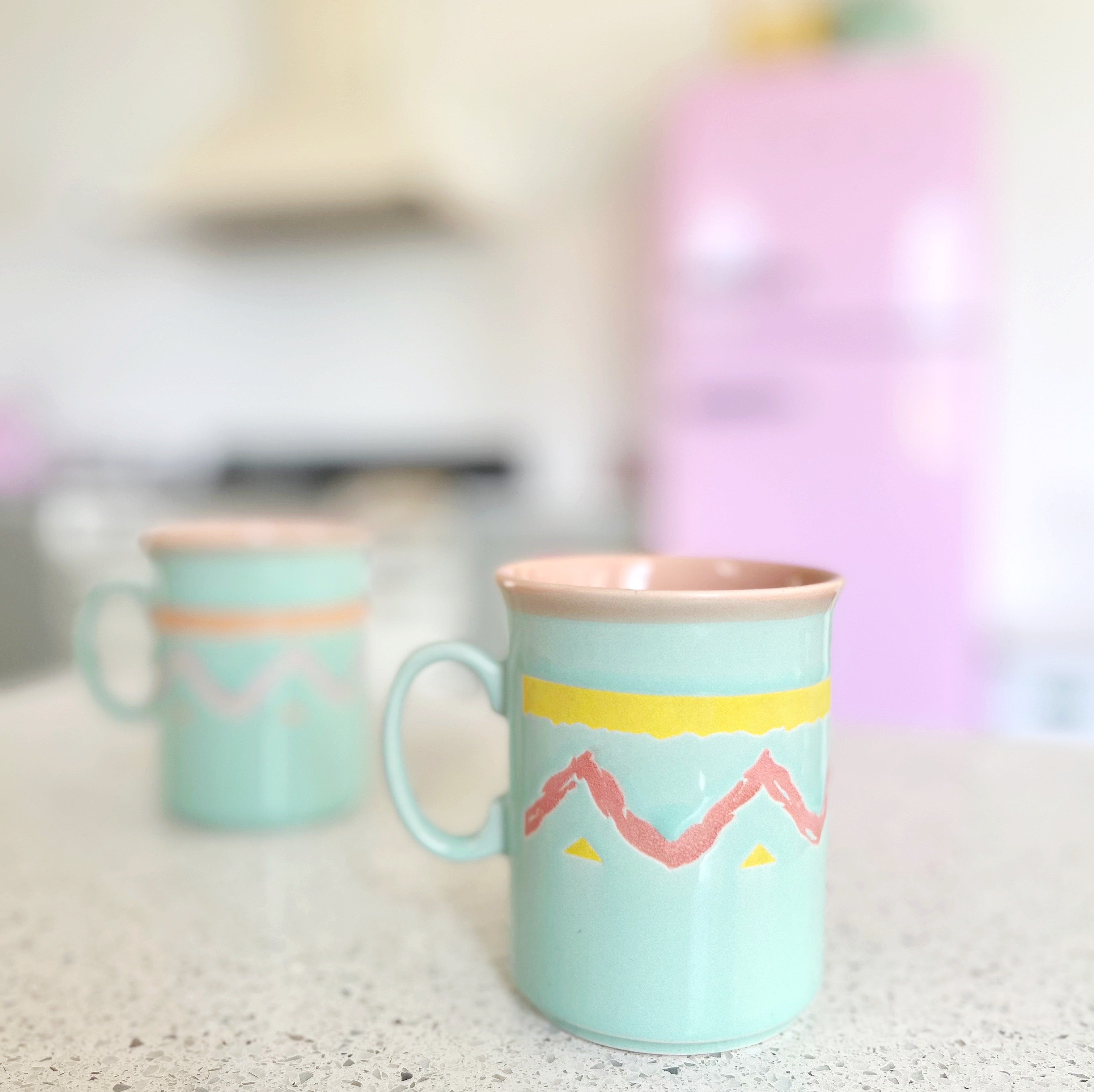 Mug pastel vintage motifs géométriques