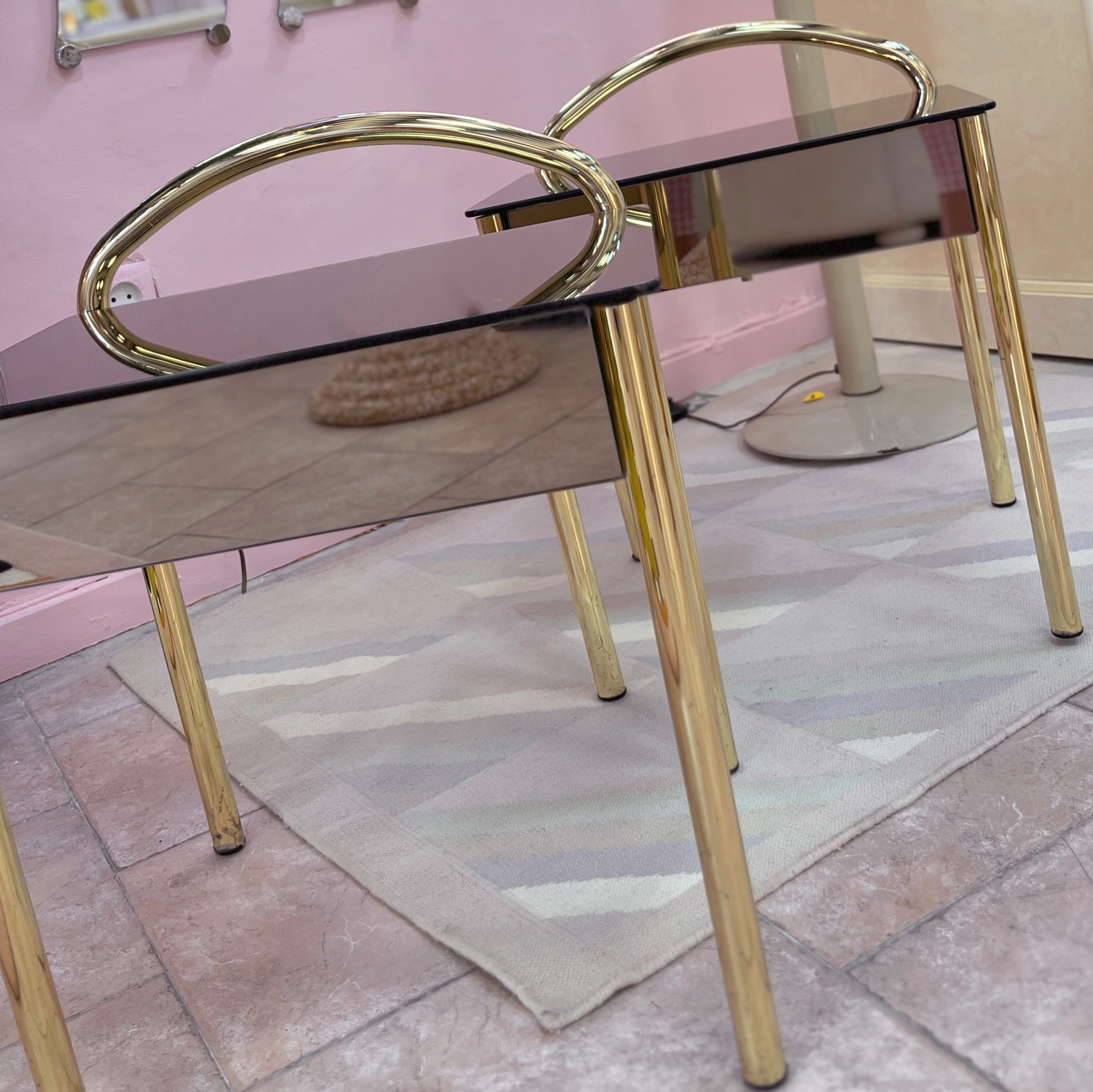 Paire de chevets en laiton et miroir fumé - Années 70