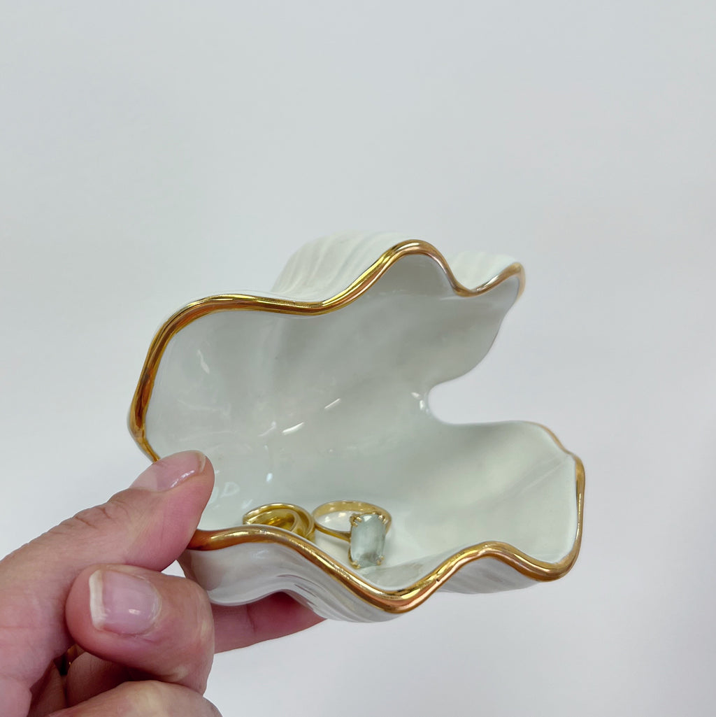 Coupelle coquillage iridescente et dorures