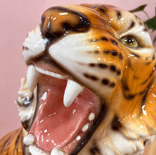 Load image into Gallery viewer, Tigre en Céramique Émaillée – Italie, Années 80
