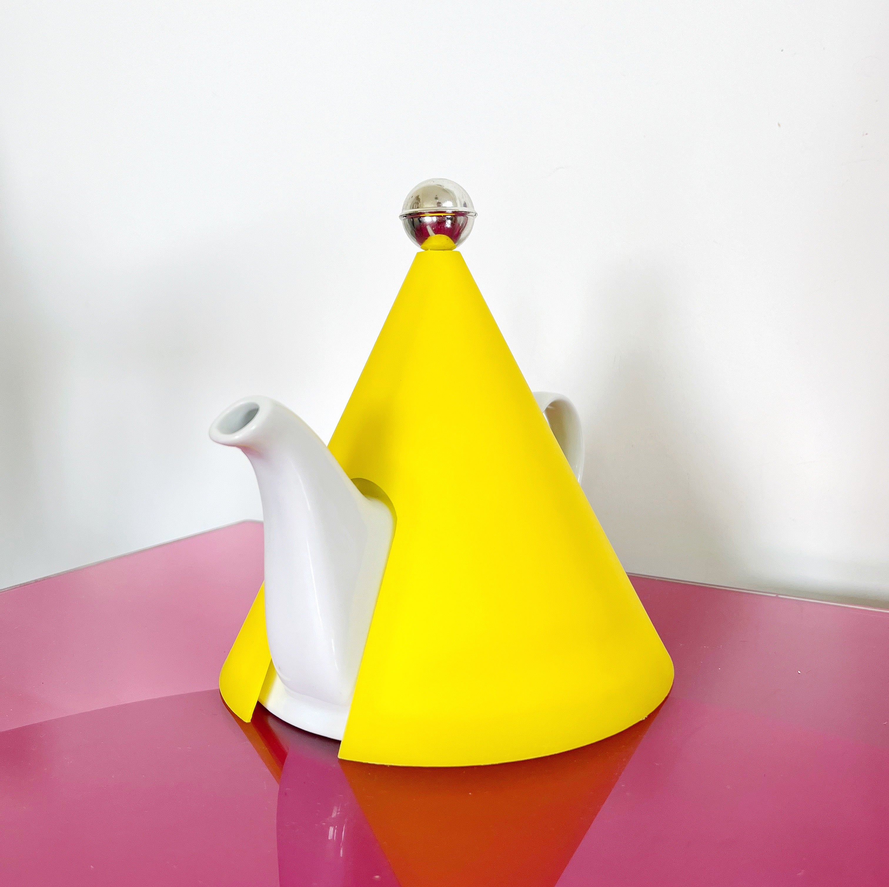 Théière vintage jaune style Memphis