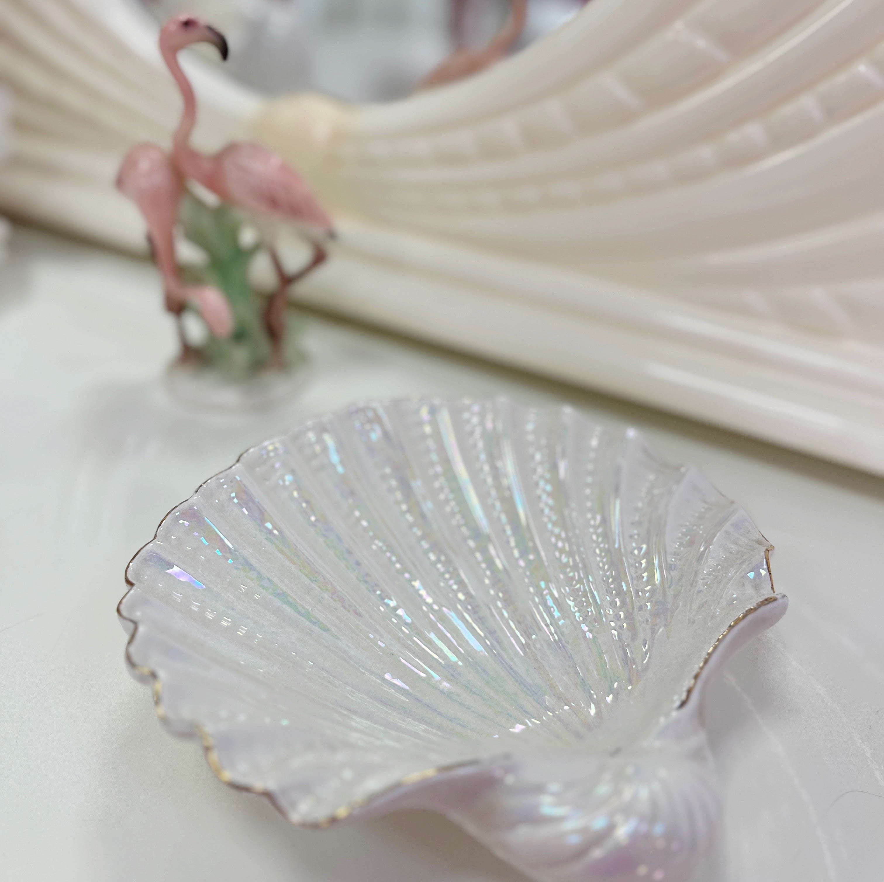 Coupe coquillage iridescente et dorures 70s